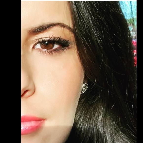 Meet your Posher, Mari - Picture 1 of 1